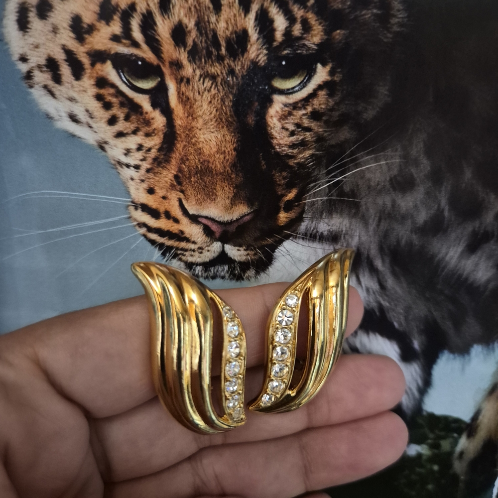 Avon  Runway 1992 Gold-Tone Crystal Wave Necklace & Earrings Set - Picture 9 of 9